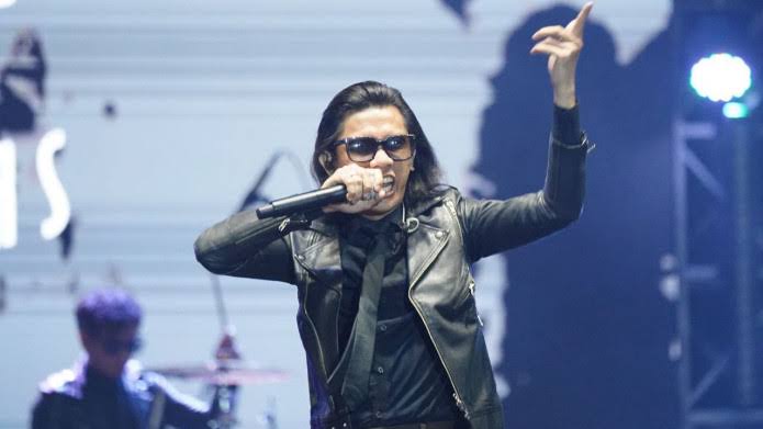 Tria Changcuters sedang beraksi di panggung